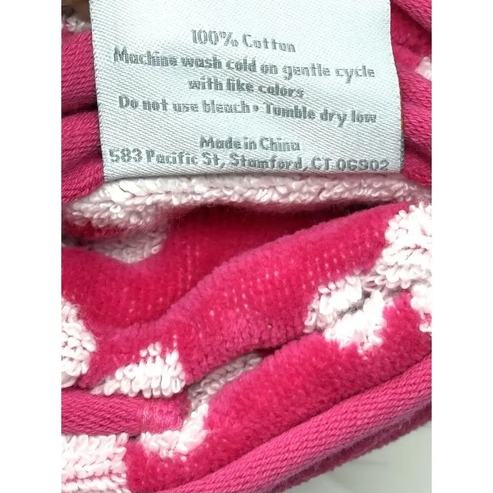 Caro Hot Pink Floral Hand Towels Daisies 2 Pcs Bright Pink White NWT Set Of 2